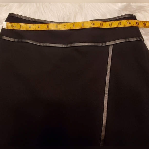 White House Black Market Mock Wrap Mini Skirt Faux Leather Trim In Black Size 2 - Picture 5 of 7